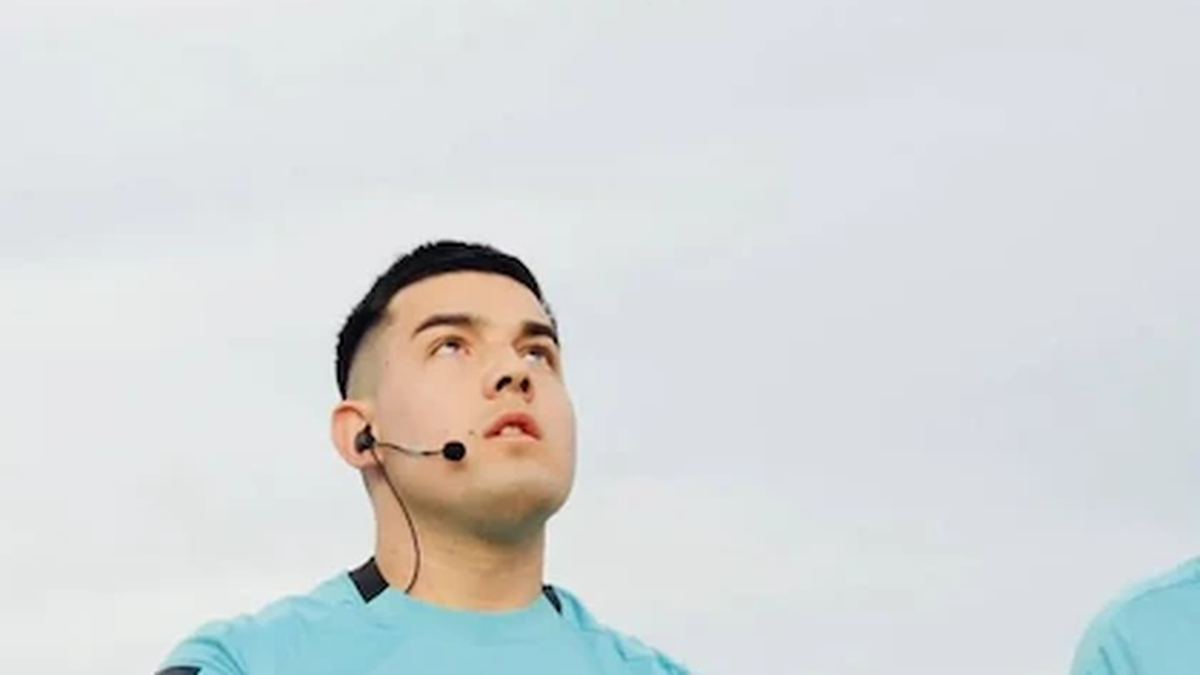 Un auto volcó y falleció un árbitro de fútbol