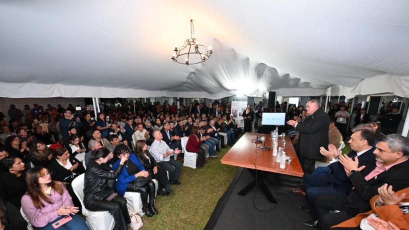 Jaldo lanzó tecnicaturas universitarias en ocho comunas del interior