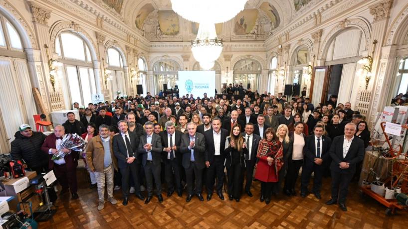 Jaldo entregó equipamiento y firmó convenios por más de $168 millones para fortalecer cooperativas tucumanas