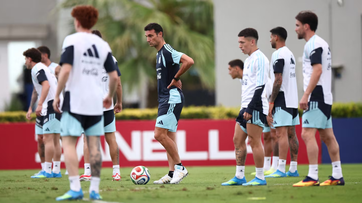 Lionel Scaloni ya analiza el once titular de Argentina ante Suiza