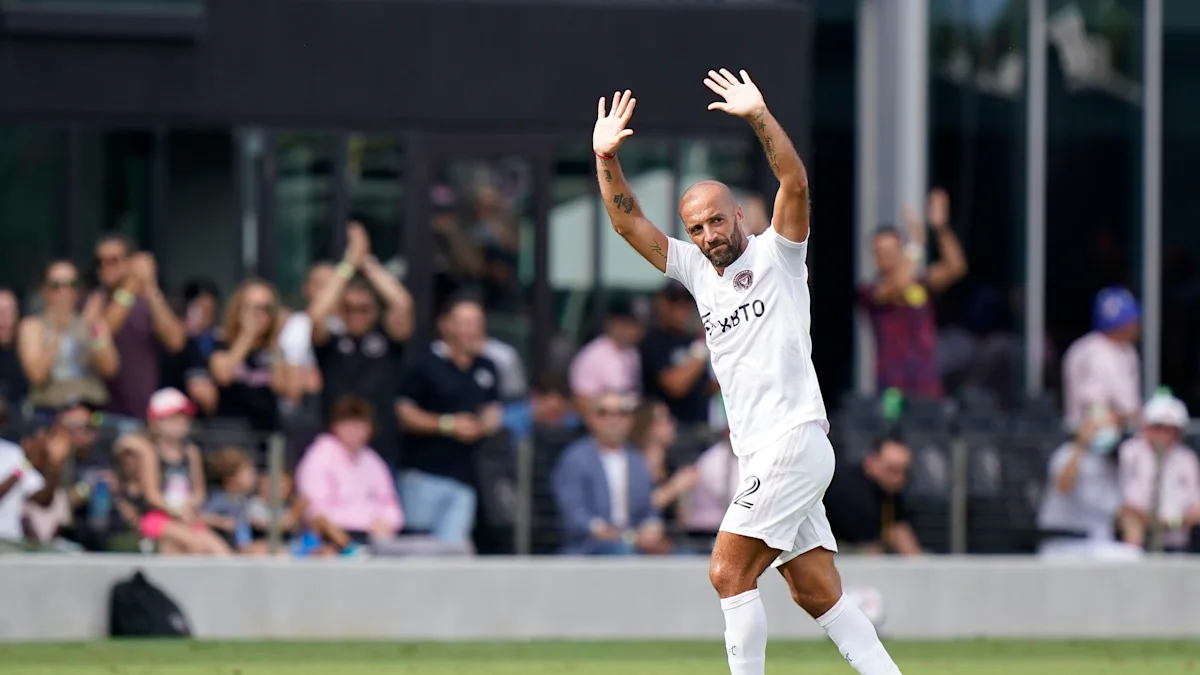 Federico Higuaín fue despedido tras un episodio con una árbitra