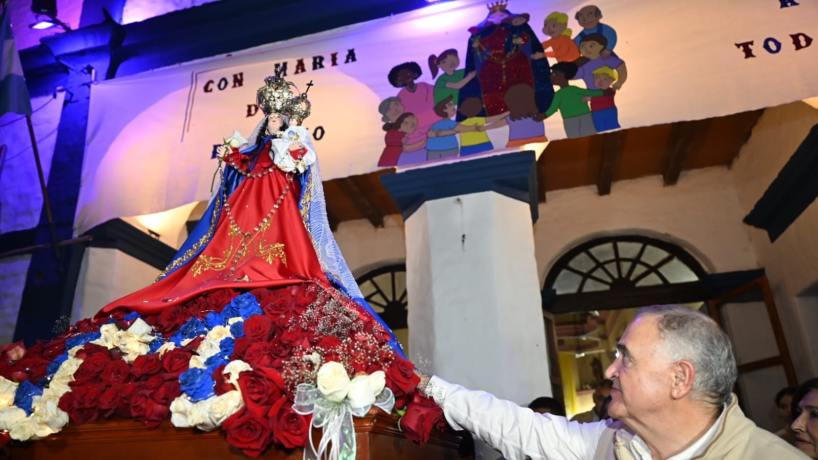 Jaldo acompañó la procesión de la Virgen del Rosario en Burruyacú